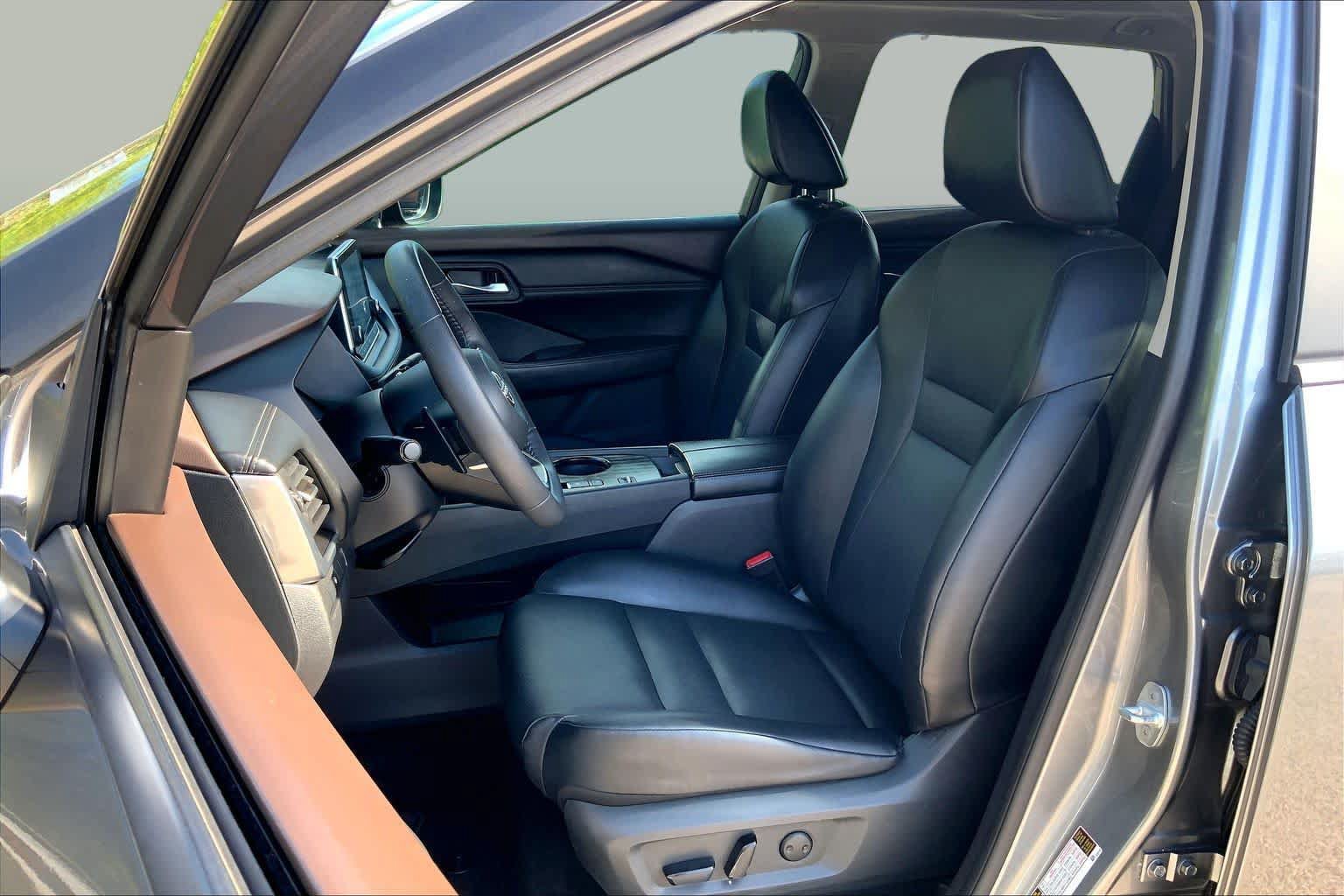 Used 2023 Nissan Rogue SV w/ SV Premium B Package FWD image 8
