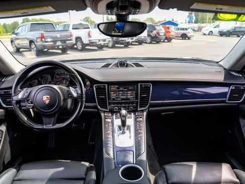 Used 2013 Porsche Panamera 4 w/ Premium Pkg image 19