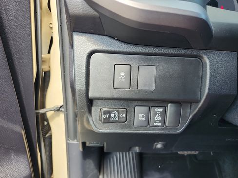Used 2020 Toyota Tacoma TRD Off-Road AWD/4WD image 13