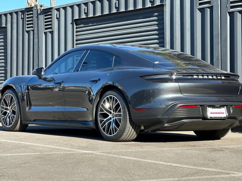 Used 2023 Porsche Taycan image 3