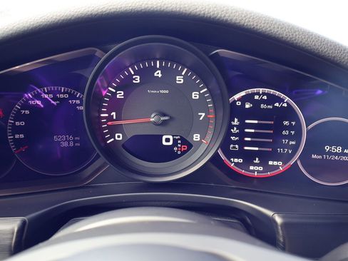 Certified 2023 Porsche Panamera 4 Platinum Edition image 16