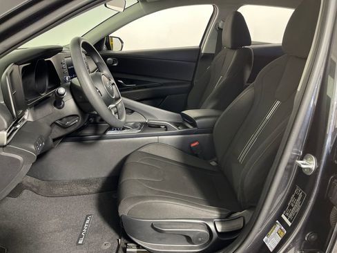Used 2023 Hyundai Elantra SEL image 12