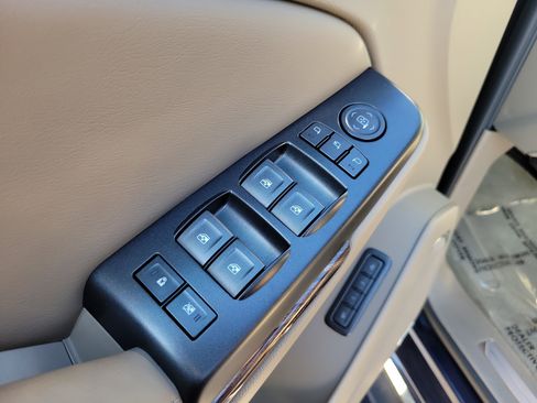 Used 2019 GMC Yukon SLT w/ Open Road Package image 26