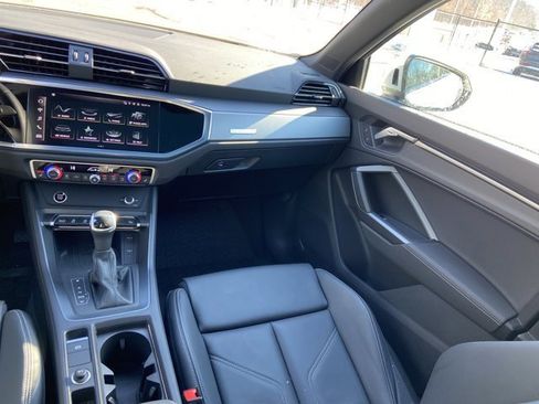 Certified 2025 Audi Q3 2.0T Premium w/ Convenience Package image 14