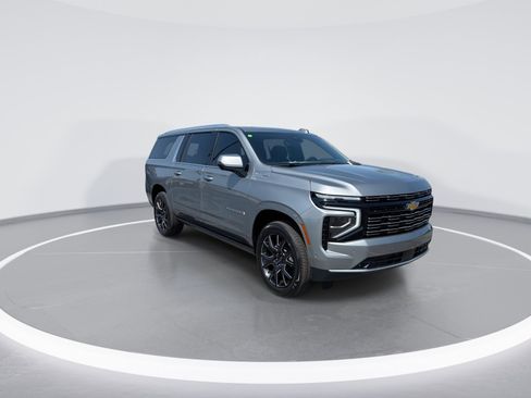 New 2026 Chevrolet Suburban High Country AWD/4WD image 2