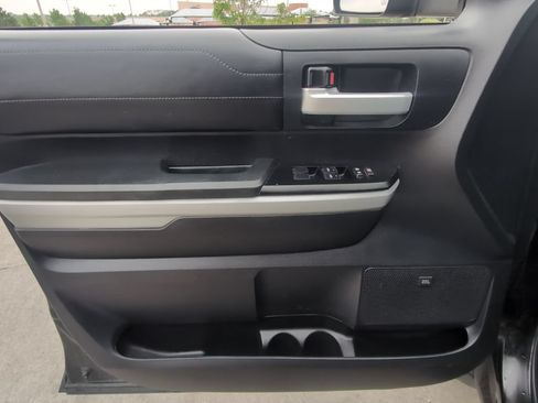 Used 2018 Toyota Tundra Limited w/ Limited Premium Package AWD/4WD image 11