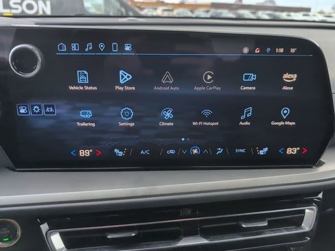 Used 2025 Chevrolet Traverse LT image 22