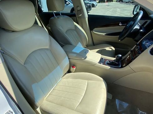 Used 2017 INFINITI QX50 2WD w/ Premium Plus Package image 7