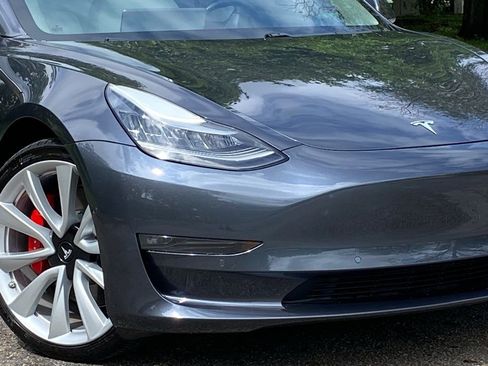 Used 2018 Tesla Model 3 Performance image 10