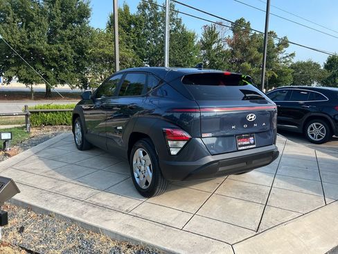 Used 2024 Hyundai Kona SE FWD image 13