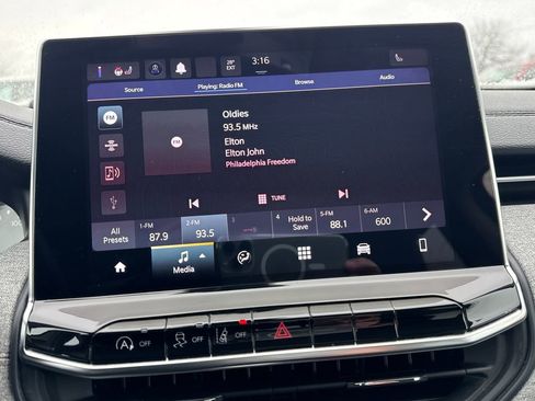 Certified 2022 Jeep Compass Latitude image 25