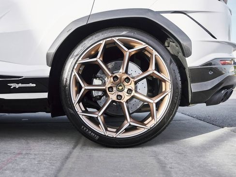 Used 2024 Lamborghini Urus Performante image 23