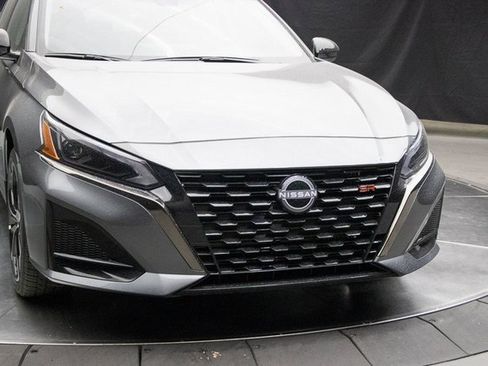 New 2025 Nissan Altima 2.5 SR w/ SR Premium Package image 3