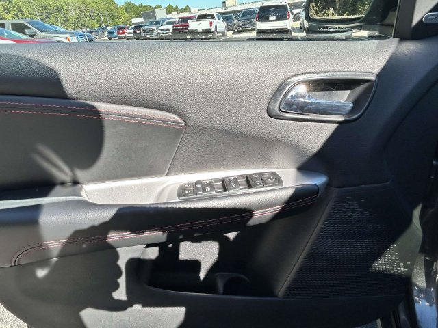 Used 2015 Dodge Journey R/T w/ Flexible Seating Group FWD image 22