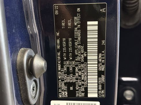 Used 2022 Toyota Highlander XLE AWD/4WD image 43