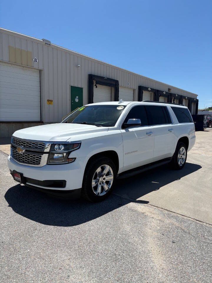 Used 2016 Chevrolet Suburban LT AWD/4WD image 3