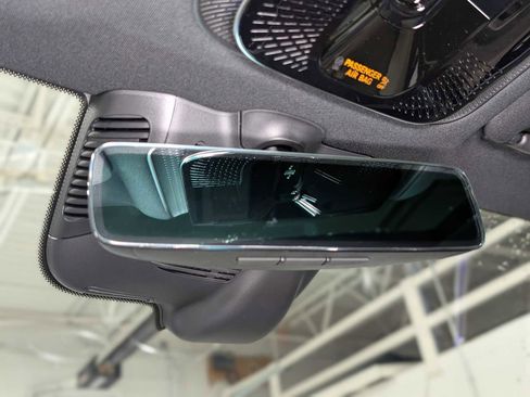 Certified 2025 Mercedes-Benz GLC 300 4MATIC image 32