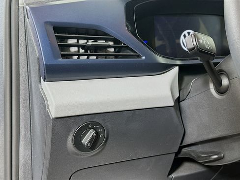 Used 2023 Volkswagen Taos SE image 10