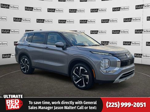 Used 2023 Mitsubishi Outlander SE image 1