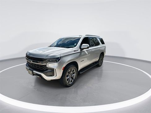 Used 2022 Chevrolet Tahoe Z71 w/ Luxury Package image 4