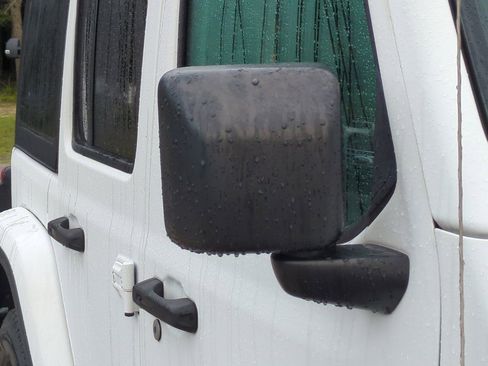 Used 2021 Jeep Wrangler Unlimited Sahara image 12