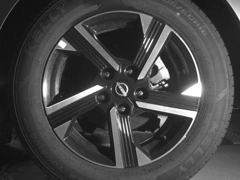 Used 2025 Nissan Sentra SV image 14