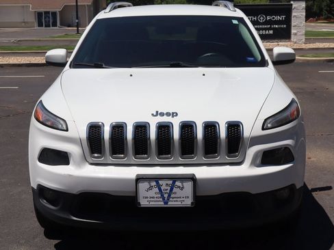 Used 2016 Jeep Cherokee Latitude AWD/4WD image 12