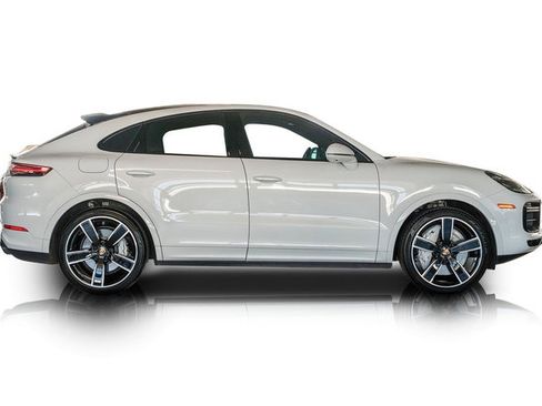 Used 2023 Porsche Cayenne Turbo AWD/4WD image 2