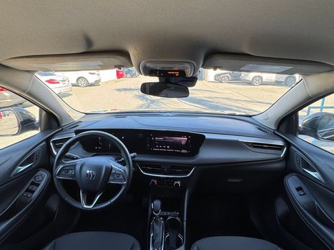 Used 2025 Buick Encore GX Preferred AWD/4WD image 33