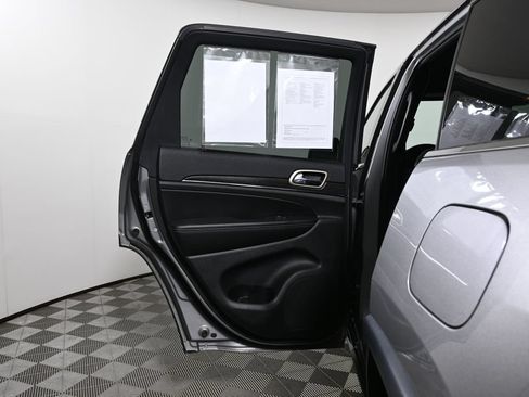 Used 2017 Jeep Grand Cherokee Limited AWD/4WD image 31