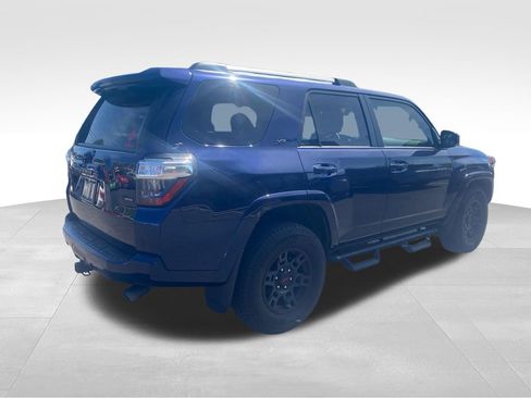 Used 2022 Toyota 4Runner SR5 image 5