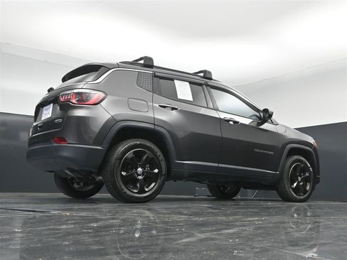 Used 2019 Jeep Compass Latitude AWD/4WD image 32