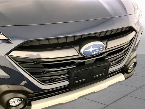 Used 2025 Subaru Outback Limited AWD/4WD image 31