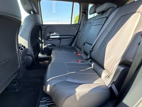 Used 2023 Mercedes-Benz GLB 250 image 32