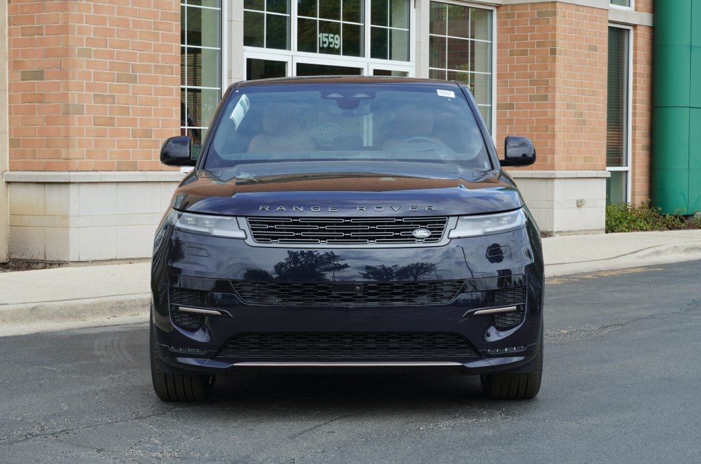 Used 2026 Land Rover Range Rover Sport Dynamic SE AWD/4WD image 4