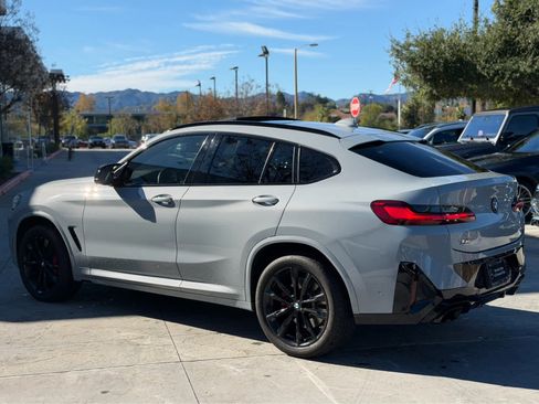 Used 2024 BMW X4 M40i w/ Premium Package image 3