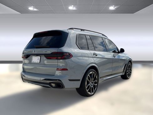 Used 2025 BMW X7 xDrive40i w/ M Sport Package image 9