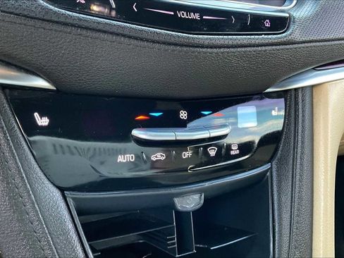 Used 2018 Cadillac XT5 Luxury w/ Driver Awareness Package image 55