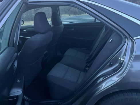 Used 2015 Toyota Camry LE image 10