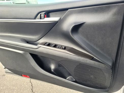 Used 2024 Toyota Camry SE image 15
