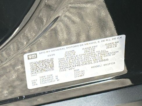 Used 2025 Chevrolet Equinox LT image 28