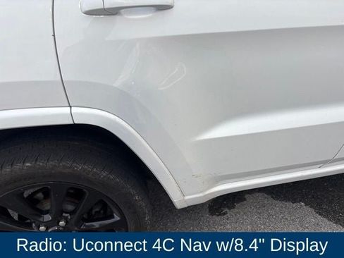 Used 2018 Jeep Grand Cherokee Altitude AWD/4WD image 13
