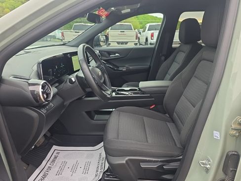 Used 2025 Chevrolet Equinox LT AWD/4WD image 18