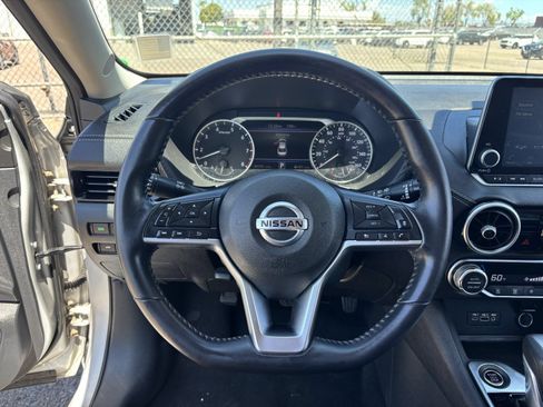 Used 2021 Nissan Sentra SV FWD image 28