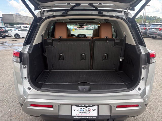 Used 2024 Nissan Pathfinder Platinum AWD/4WD image 36