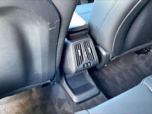 Used 2025 BMW X2 xDrive28i w/ Premium Package image 38