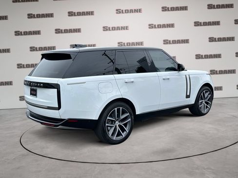 Used 2025 Land Rover Range Rover SE AWD/4WD image 5