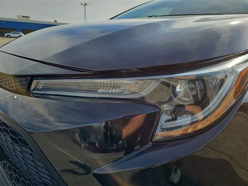 Used 2022 Toyota Corolla LE w/ Carpet Mat Package (TMS) image 28
