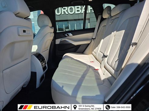 Used 2019 BMW X5 xDrive40i w/ Premium Package 2 AWD/4WD image 10