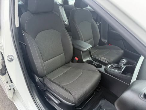 Used 2020 Kia Forte LXS FWD image 28
